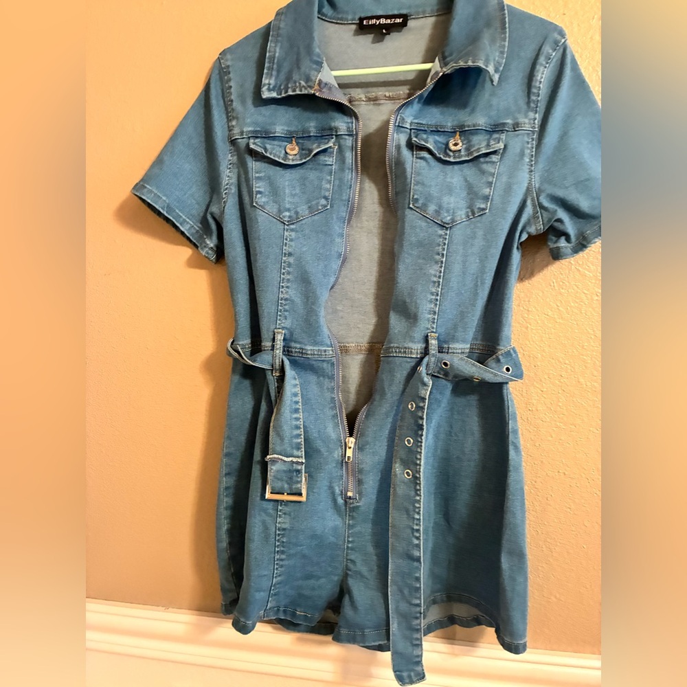 Women's Light Blue Denim Short-Sleeve Zip Romper with Belt - Picture 7 of 8